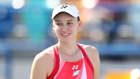 Елена Рыбакина с разгромом вышла в третий круг «тысячника» в Дохе