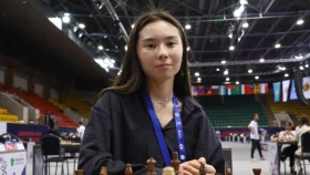 Амина Каирбекова досрочно выиграла чемпионат Казахстана по шахматам среди женщин