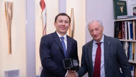 Глава НОК Казахстана встретился с президентом НОК Италии Лучано Буонфильо