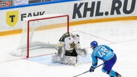 "Барыс" проиграл дома "Адмиралу"