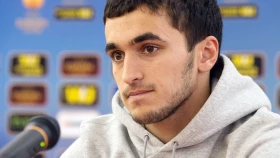 Экс-футболист «Актобе» продлил контракт с клубом РПЛ