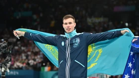 Геннадий Головкин Нариман Курбановты құттықтады