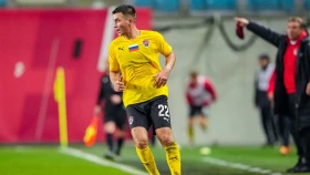 Защитник сборной Казахстана ответил на вопрос о своем будущем