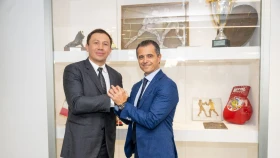 Геннадий Головкин Италия бокс федерациясының басшылығымен кездесті