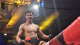 Naiza чемпионы енді Рахмоновтың менеджерлерімен жұмыс істейді