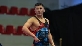 Стали известны имена чемпионов Казахстана в греко-римской и женской борьбе (видео)