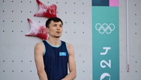 Амир Маймуратов вошел в топ-10 на этапе Кубка мира по скалолазанию в Китае