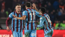 «Трабзонспор» отыгрался с 0:2 и продлил свою серию (видео)