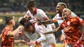 «Галатасарай» крупно обыграл «Кайсериспор» в матче с первым голом Сане в Турции (видео)