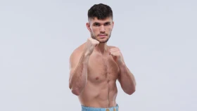 Тренировавшийся с Мейвезером Ахмедов проведет первый бой в Ирландии. Где и во сколько смотреть бой Али Ахмедов – Пьер Дибомбе