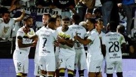 Матч открытия 25 тура. Где и во сколько смотреть матч «Фамаликан» - «Арока»