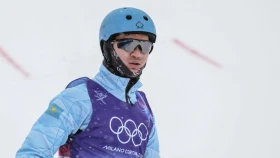 Казахстанец выиграл золото Кубка Европы по фристайл-акробмтике