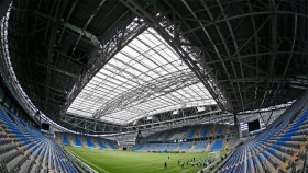 «Астана-Арена» стадионында жасанды төсенішті ауыстыру жұмыстары басталды