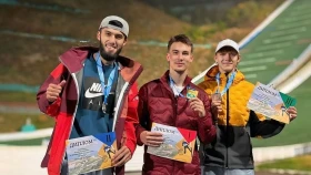 В Алматы прошел чемпионат Казахстана среди «летающих» лыжников