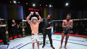 Асу Алмабаев продолжает победную серию в UFC