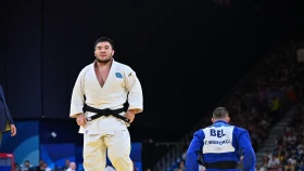 Нурлыхан Шархан выиграл первую схватку на Олимпиаде