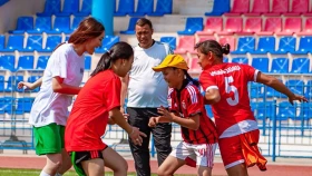 Қазақстан бұқаралық футболды дамытқаны үшін УЕФА-ның марапатын алды