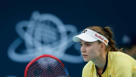 Рыбакина пробилась в полуфинал турнира в Абу-Даби