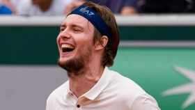 Александр Бублик одержал историческую победу на «Ролан Гаррос»