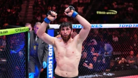 Магомед Анкалаев – UFC-дің жаңа чемпионы