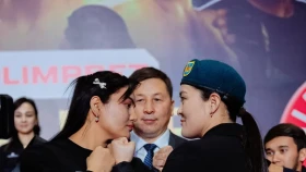 Зәмзәгүл Файзоллақызы — «Alash Pride» лигасының бірінші чемпионы (видео)