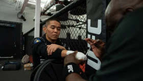 Асу Алмабаев потерпел первое поражение в UFC