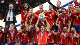 Испания в четвертый раз в своей истории выиграла чемпионат Европы по футболу