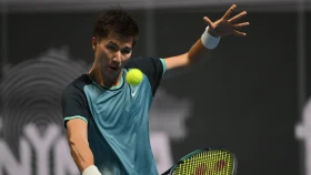 Бейбит Жукаев выбил пятую ракетку турнира Almaty Open и вышел в четвертьфинал