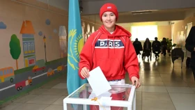 Олимпиада жүлдегері Назым Қызайбай референдумда дауыс берді