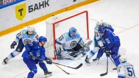 Барыс в третий раз в сезоне проиграл Сибири в серии буллитов
