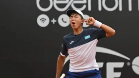 Омарханов и Нурланулы проиграли в первом круге Юношеского Уимблдона (видео)