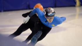 Этап Кубка мира по шорт-треку: казахстанец Адиль Галиахметов выиграл бронзу