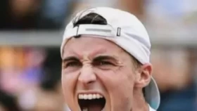 Казахстанец Скатов первым стартовал в Australian Open