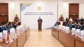 Олжас Бектенов Президент атынан Паралимпиада жүлдегерлері мен жаттықтырушыларға мемлекеттік награда табыс етті