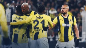 «Фенербахче» обыграл «Трабзонспор». Талиска оформил хет-трик