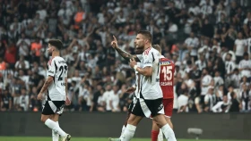 «Бешикташ» сенімді түрде «Сивасспорды» жеңді (видео)