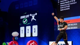 Ауыр атлет Ақжол Құрманбек жасөспірімдер арасында Азия чемпионатында топ жарды