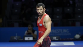 Жадраев поборется за бронзу на ЧМ по борьбе. Где и во сколько смотреть