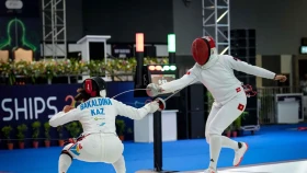 Қазақстандық шпагашылар Гонконгтағы әлем чемпионатының 1/8 финалында сынға түсті