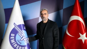 У Аймбетова новый тренер