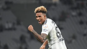 «Бешікташ» Стамбұл дербиінде тең нәтижеге қол жеткізді (видео)