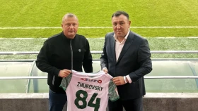 Жуковский продлил контракт с «Атырау»