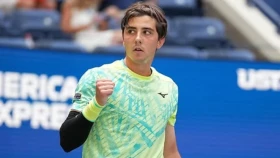 Александр Шевченко жұлдызды турнирде жеңіске жетті (видео)