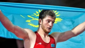 Камиль Куруглиев әлем чемпионатында жүлде үшін күресті жалғастырады. Белдесудің тікелей эфирі