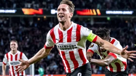 ПСВ чемпионатта сенімді көшбасшылықты жалғастыруда (видео)