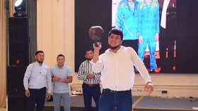 Ақтөбе әкімі пәтер сыйлаған легионер гір тасын көтере алмады