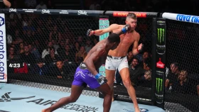 Хоакин Бакли нокаутировал Томпсона и объявил о бое Рахмонова за пояс