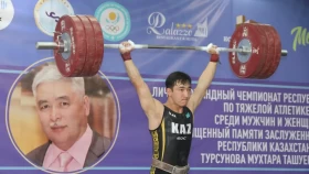 Карина Горичева ауыр атлетикадан ел чемпионатында топ жарды