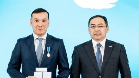 Олжас Абраев удостоин награды «Ерен еңбегі үшін»