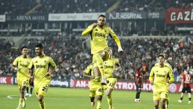 «Фенербахче» продлил беспроигрышную серию до шести матчей (ВИДЕО)